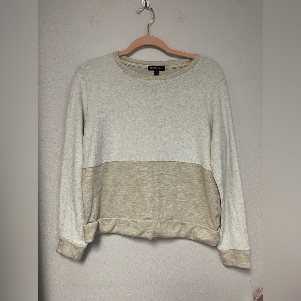 Beyond yoga ColorBlock crewneck size small